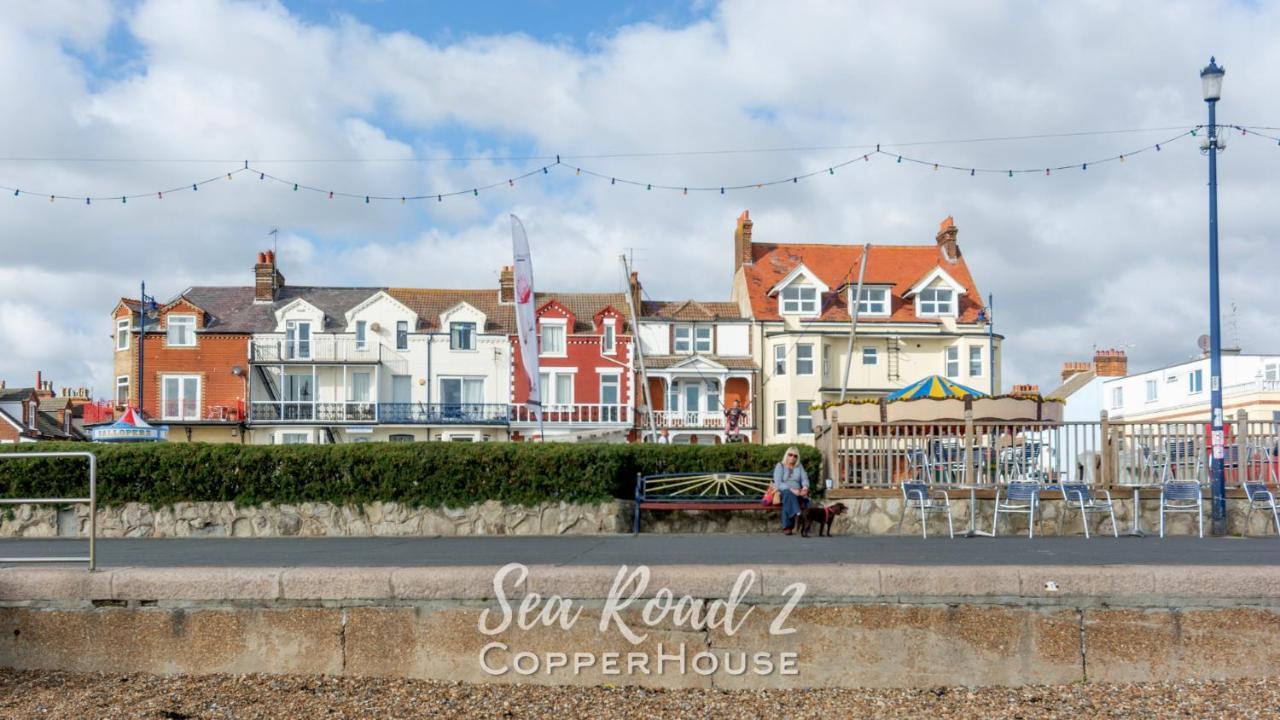 Beautiful Apartments On The Sea Front - Sea Road 2 Felixstowe Buitenkant foto
